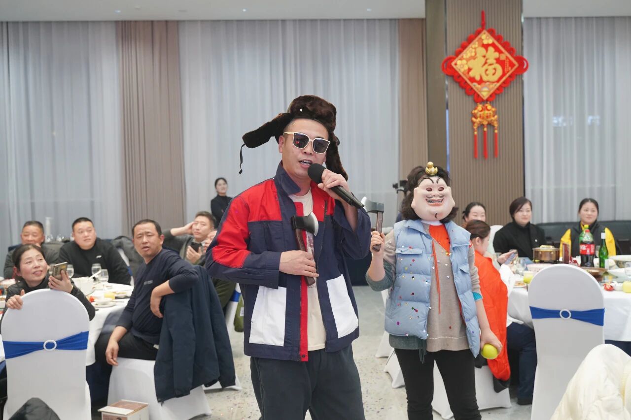 我院举办2026“变革谋突破 更新启鸿篇”新春联欢晚会