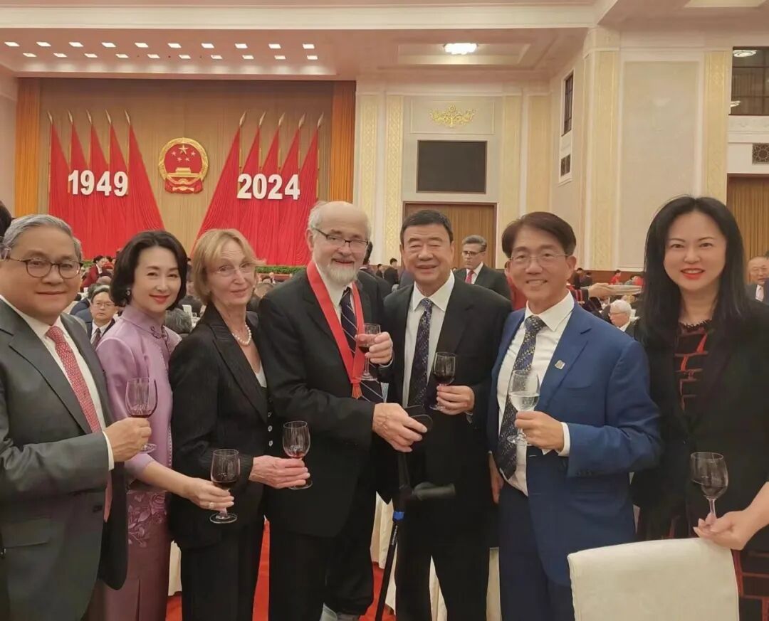 澳科大诺奖实验室主任埃尔文·内尔博士获颁中国政府友谊奖