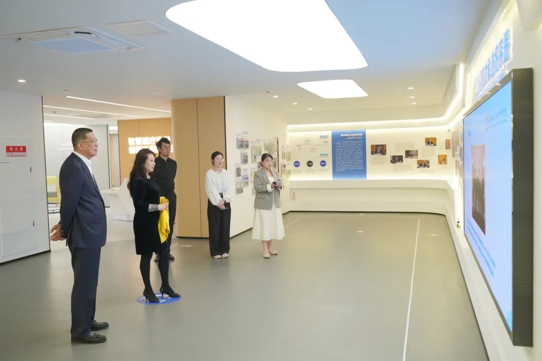 国际郑和学会张露会长一行来访