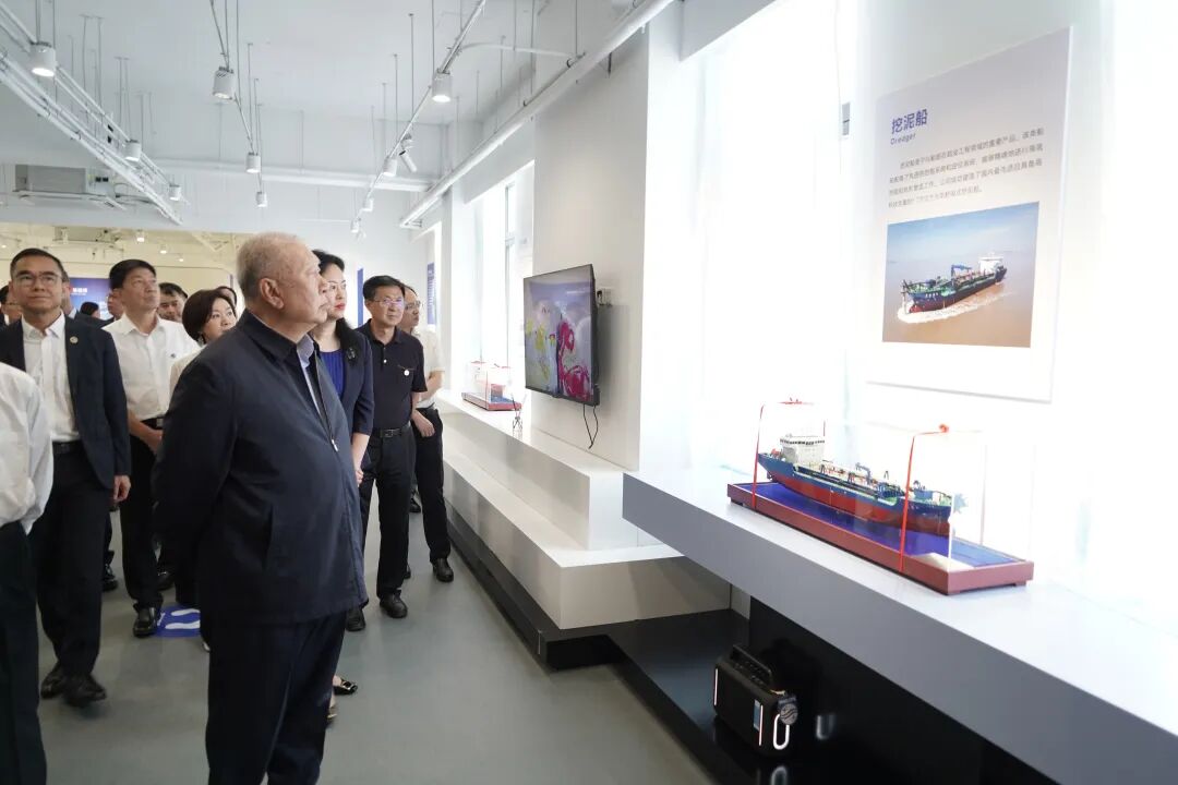 澳门特别行政区全国政协委员考察团莅临南京澳科大科技研究院视察工作