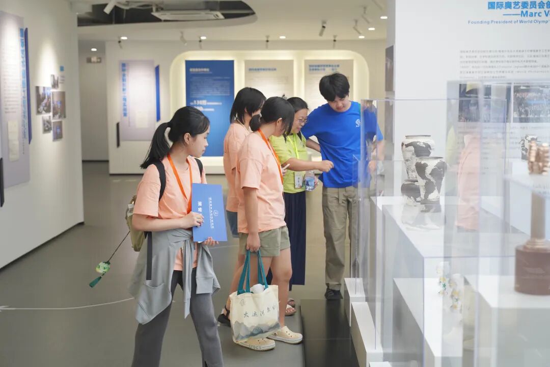 2025年海外华裔菁英青少年大运河文化体验活动·南京营在南京澳科大科技研究院开营