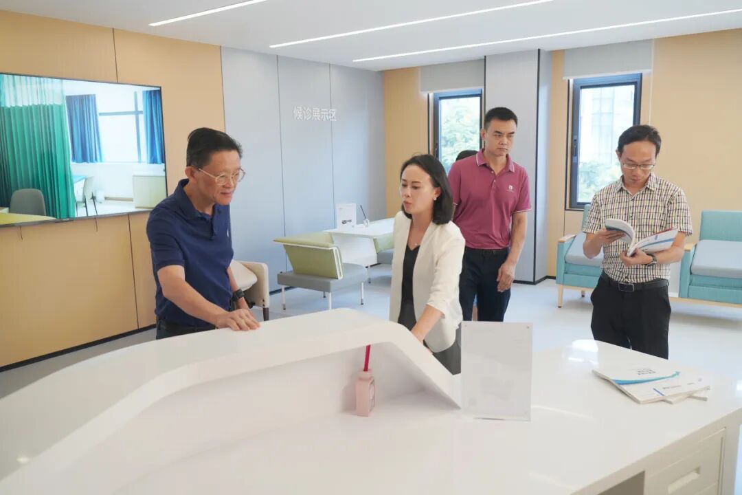 海南省人大财经委副主任委员、常委会预算工委主任麦正华一行来院调研