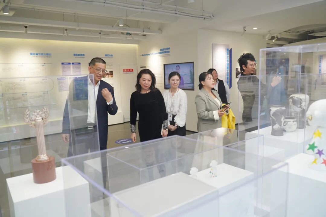 国际郑和学会张露会长一行来访