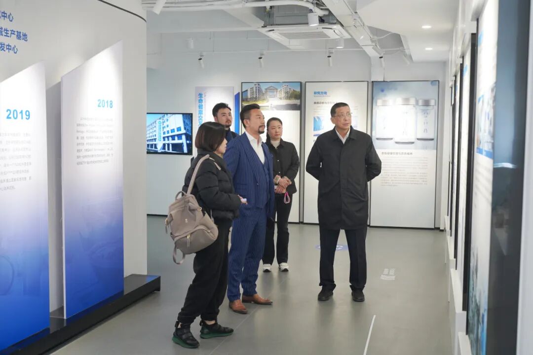 胡润百富CEO、集团出版人吕能幸一行来访