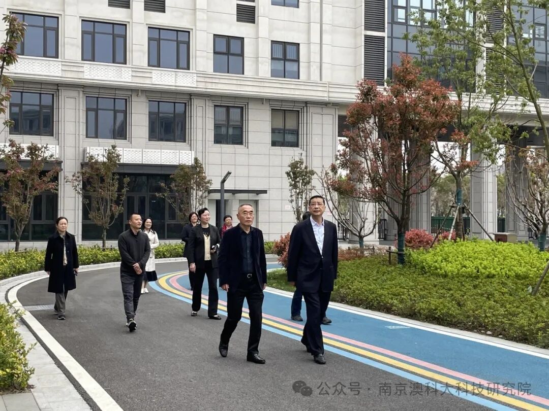 国家税务总局四川省税务局一级巡视员张建、成都市锦江区税务局一级高级主办王楚三来我院访问