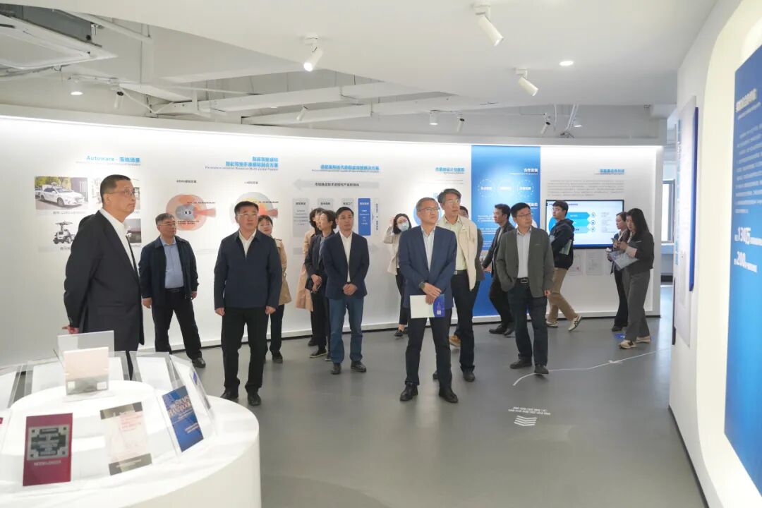 南京市人大常委会专题调研组来我院视察推进国际交往中心城市建设工作