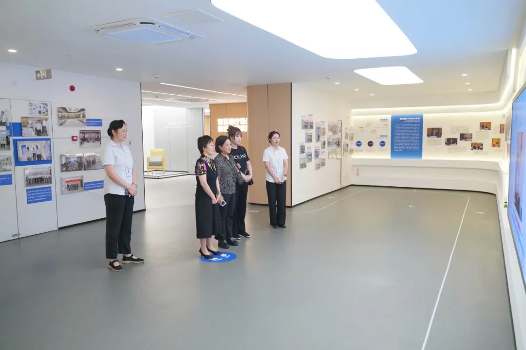 四川省南充市政协副主席王翠花一行来访我院