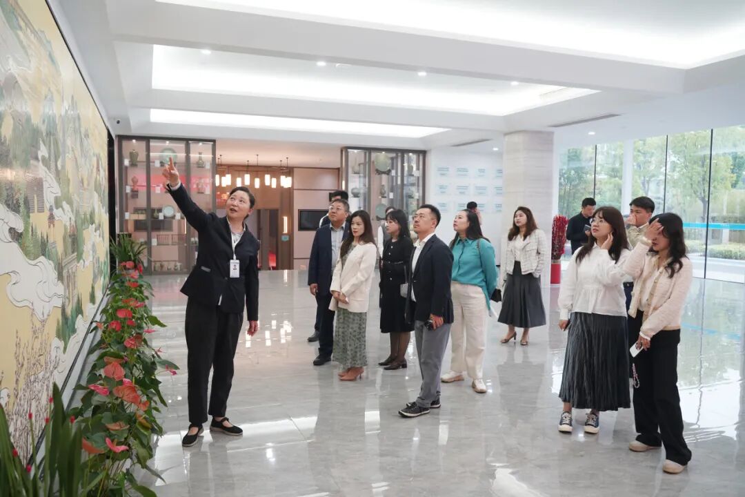 澳门科技大学南京校友会朱昱会长一行来访