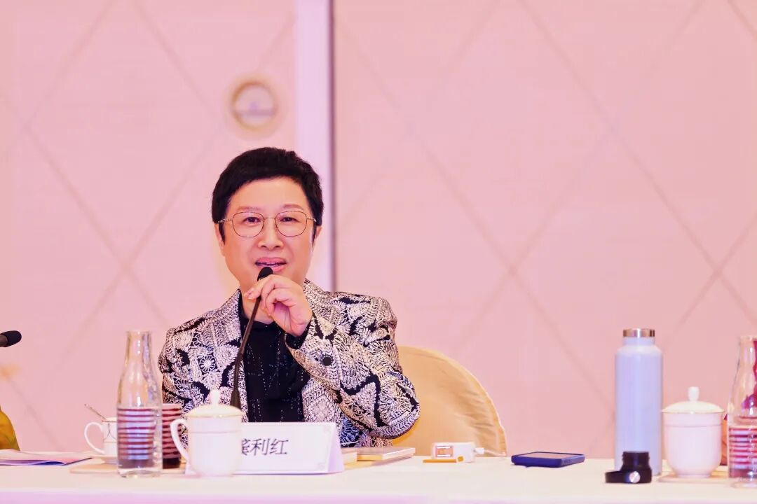 甬澳联动 她创未来——甬澳两地女企业家座谈交流会在澳门永利皇宫会议厅举行