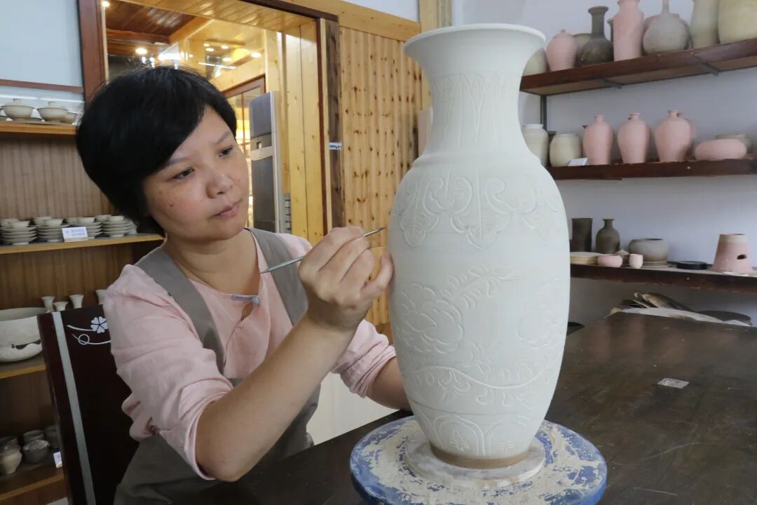 热烈祝贺施珍大师荣获第六批国家级非物质文化遗产代表性传承人殊荣！