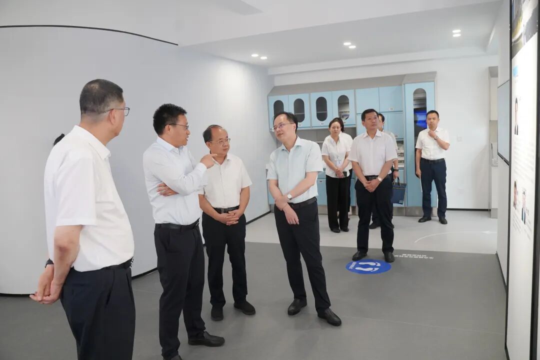 江苏省常委、省统战部部长胡广杰调研南京澳科大研究院