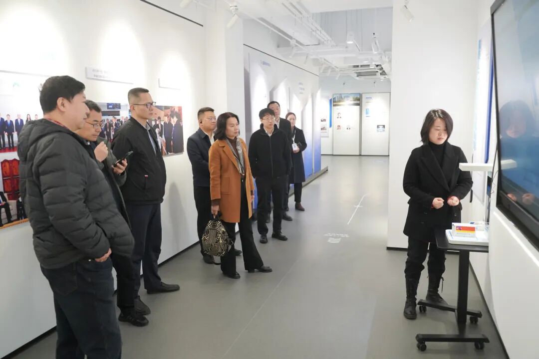 珠海市人民医院纪委副书记解立桦一行来访