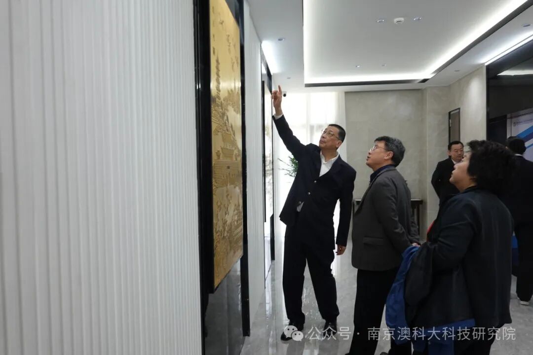 四川省卫健委副主任张峰一行来我院交流