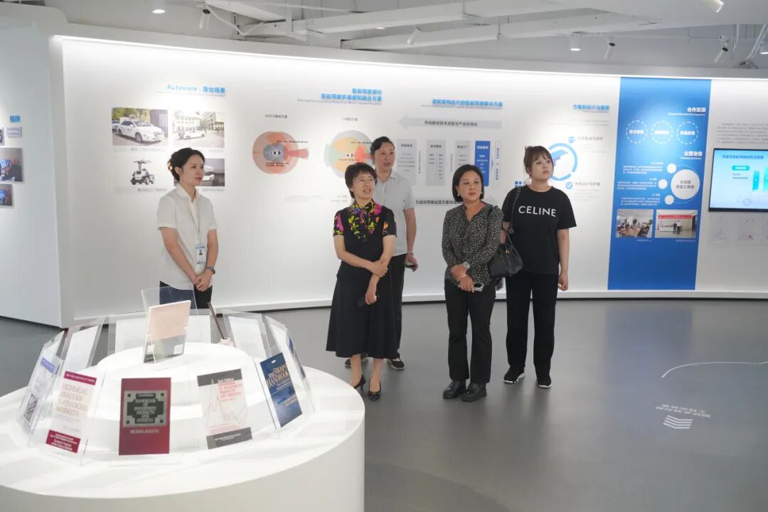 四川省南充市政协副主席王翠花一行来访我院