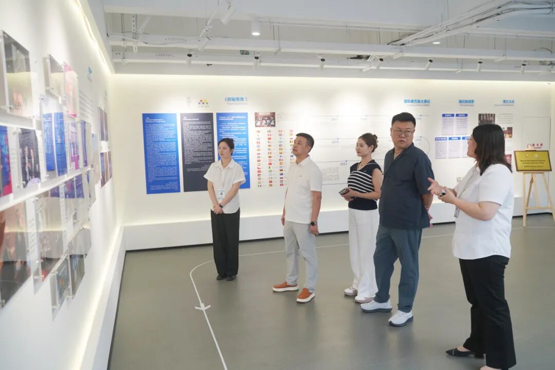 克来克美集团董事长白雄标一行来访