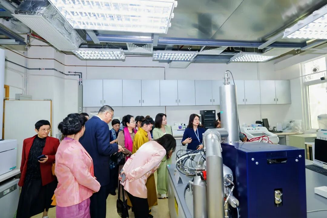 宁波女企业家港澳科创金融商贸考察团参访澳门科技大学