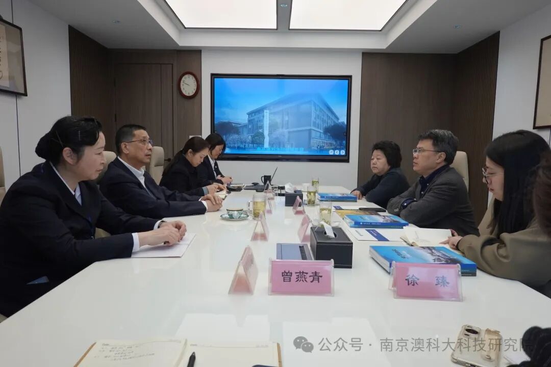 四川省卫健委副主任张峰一行来我院交流