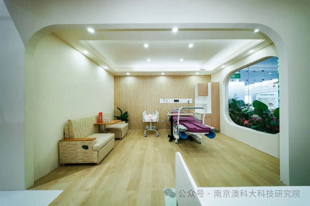 我院智慧医疗场景创新工程实验室最新产品亮相全国医院建设大会