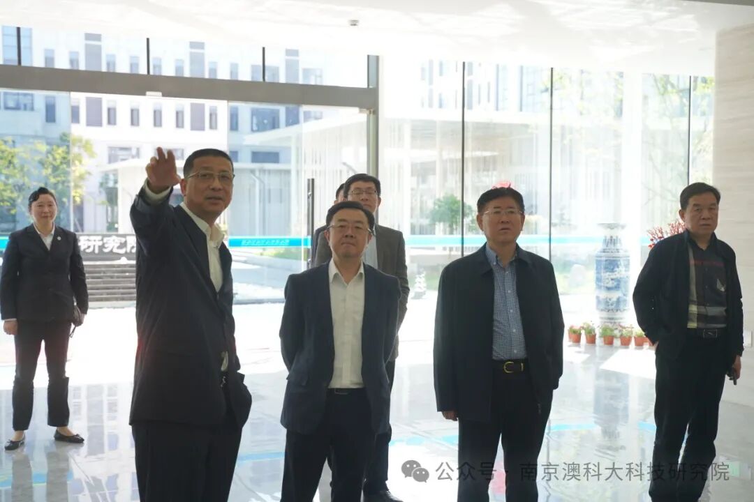 青岛科技大学党委书记李兴伟一行来院交流