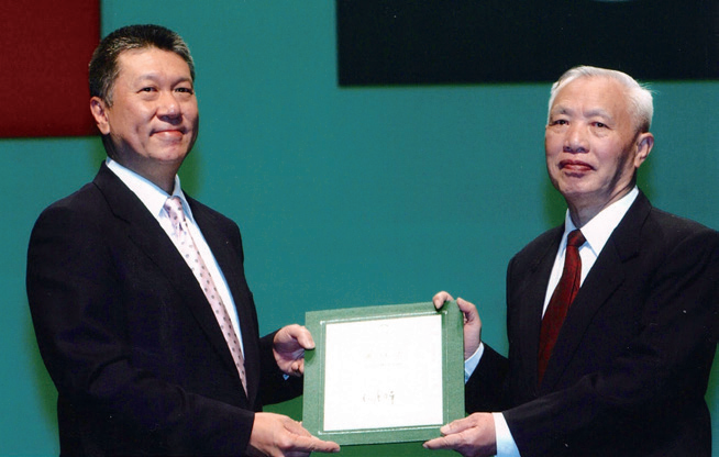 澳科大法学院与北大法学院在京共同举办「纪念萧蔚云教授百年诞辰学术座谈会」