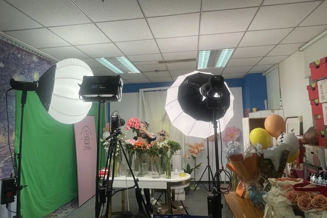 院领导一行赴家有购物集团有限公司考察交流