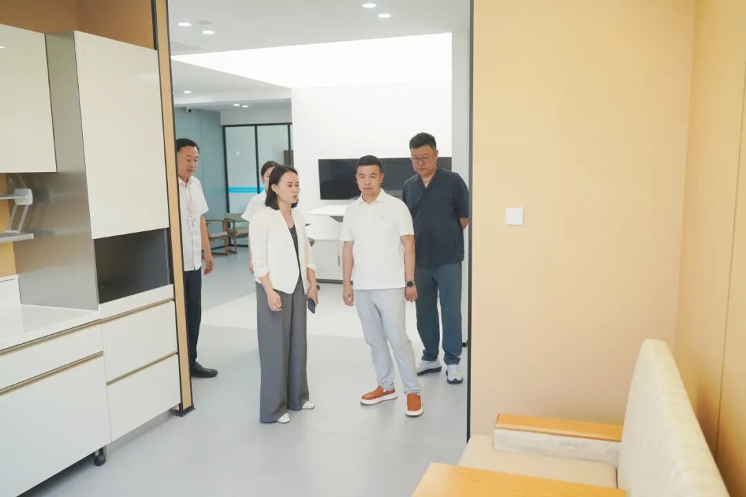 克来克美集团董事长白雄标一行来访