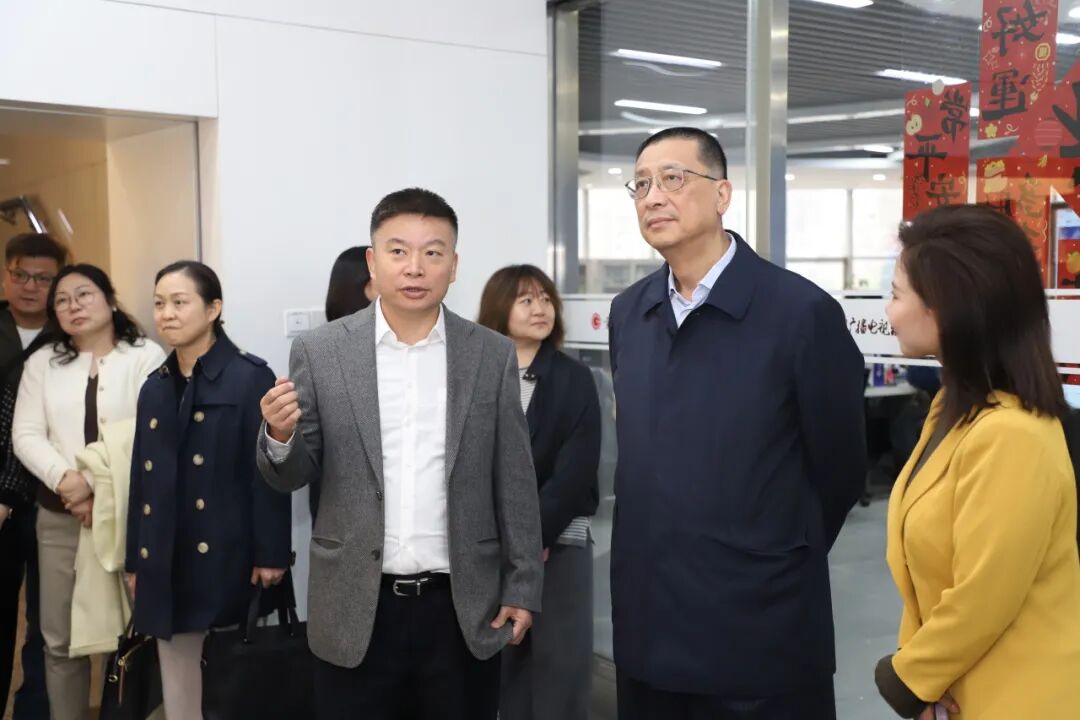 院领导一行赴贵州广播电视台参观交流