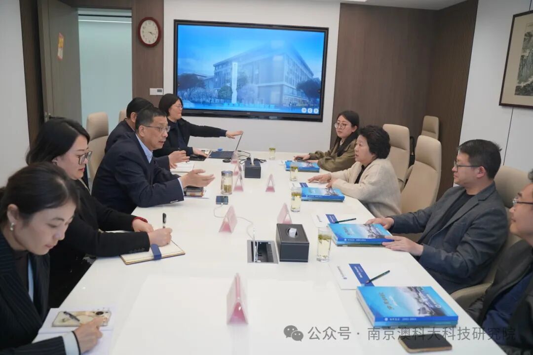 成都林雪林医院管理咨询策划有限公司董事长吴雪梅一行来我院交流访问