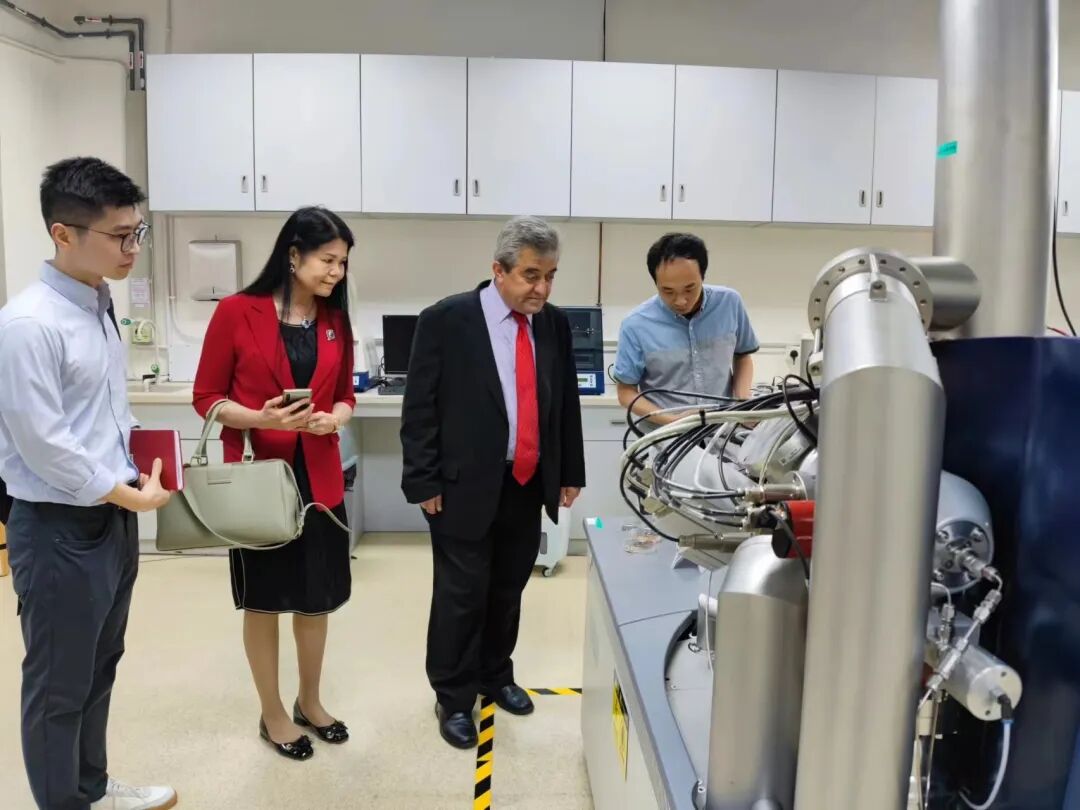 國際頂尖期刊主編受邀到訪澳科大交流