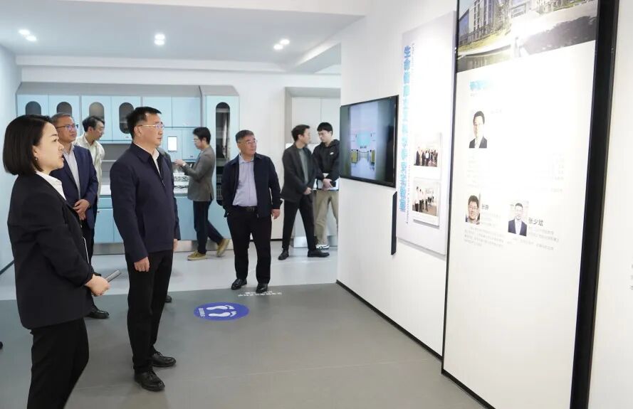 南京市人大常委会专题调研组来我院视察推进国际交往中心城市建设工作