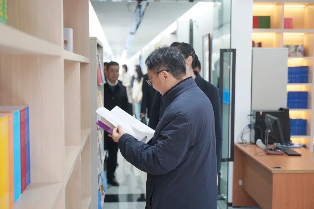 南京财经大学党委常委、宣传部部长朱军一行来访